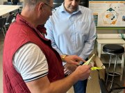 Фронт и тыл вместе — Урал своих не бросает!